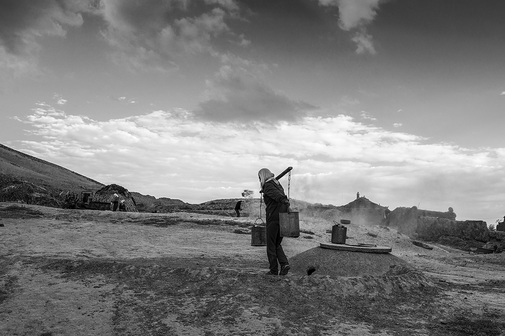 余丽燕、组照《干旱的西海固5》获全球摄影网2017国际摄影比赛佳作收藏 .jpg.jpg